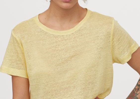 Top 5 plain t-shirts and why you need one.